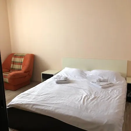 Jolly Kop, Jovana, 18 카파오닉